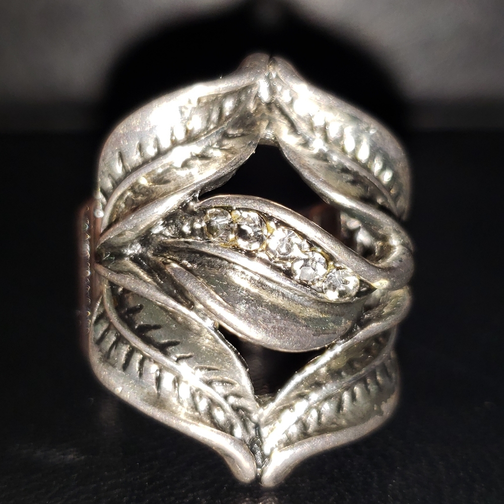 2/$20 Silver leaf ring with stones adjustable band - Picture 2 of 8